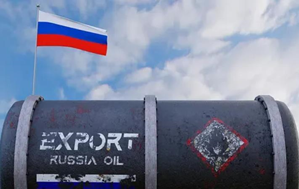 США знову скасували дозвіл на купівлю нафти з РФ