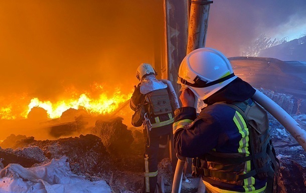 Дрони атакували Кривий Ріг: пошкоджені будинки, поранена жінка