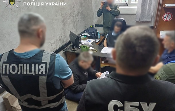 На Львівщині викрили схему вимагання, яку координували з колонії