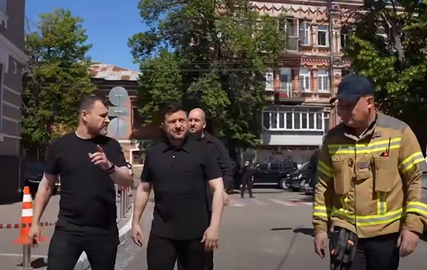 Зеленський відвідав місця влучань у Києві