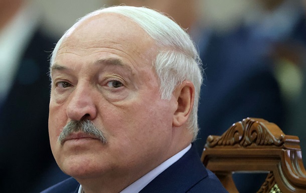 Макрон позвонил Лукашенко впервые с 2022 года