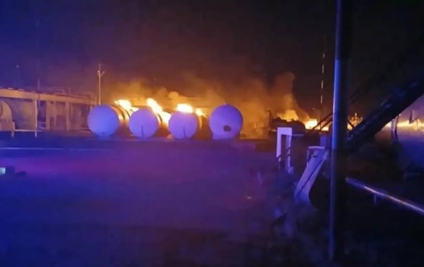 Другий випадок за місяць: у Башкортостані загорілася нафтобаза
