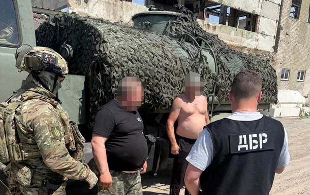 На Хмельнитчине чиновник военной части продал 17 тонн дизельного топлива