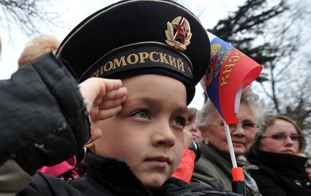 У Бердянську дітей змусили виготовляти речі для російських військових