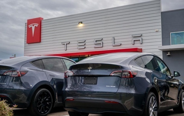 В Китае судят Tesla за  ненастоящий  автопилот
