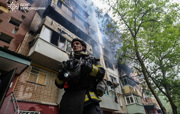 РФ атакувала Херсон: є жертви і поранені