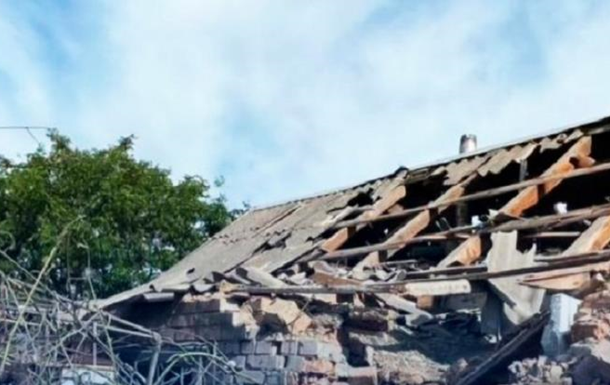 Росіяни вдарили по Дніпропетровщині, є загибла та поранені