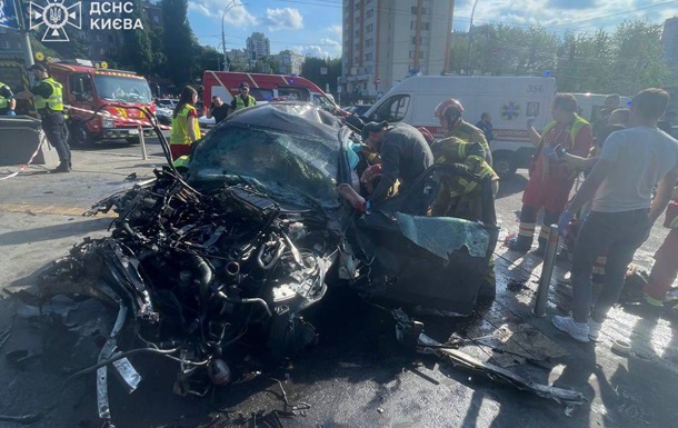 В смертельной ДТП в Киеве погибли двое полицейских