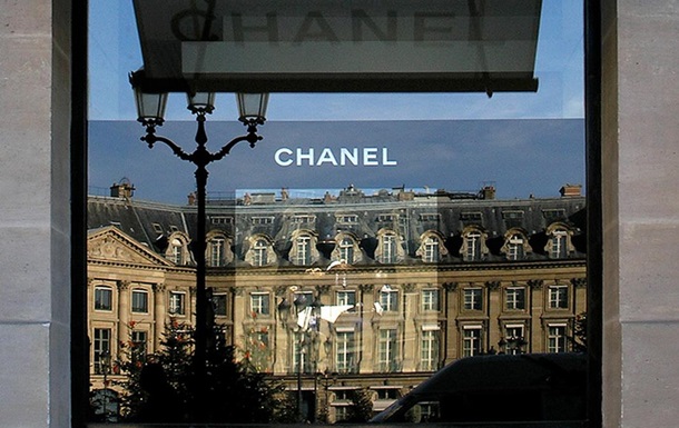 CHANEL представив Métiers d’Art 2026: сумки у формі фруктів і тварин