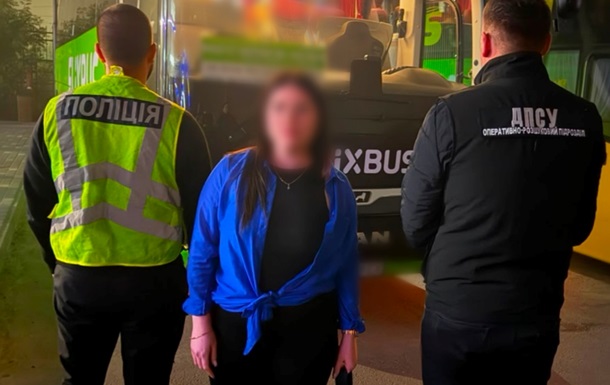 На Київщині затримали жінку, яка вербувала дівчат для секс-послуг