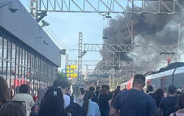 В Санкт-Петербурге после взрыва горит оборонный завод
