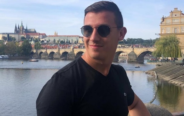 Німець за хвилину з’їв понад кілограм меду і потрапив до Книги Гіннеса