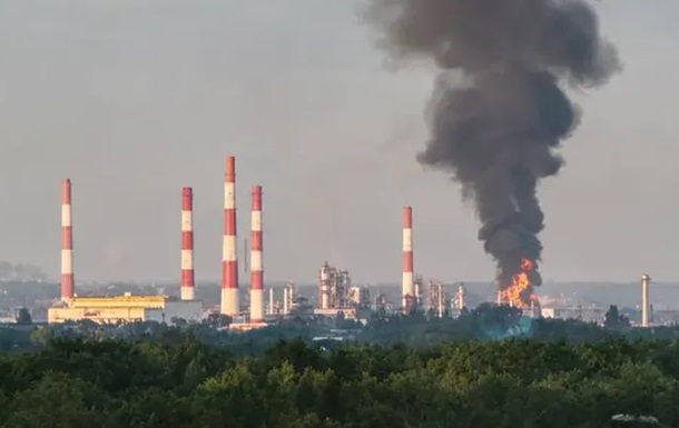 Атака БпЛА: у Самарі палає ключовий НПЗ Роснефти