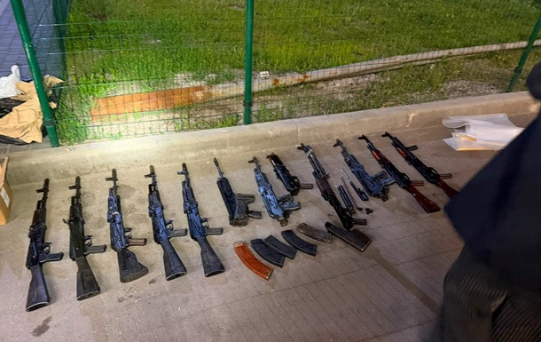 В Кропивницком полицейский с братом торговали оружием и имели паспорта РФ