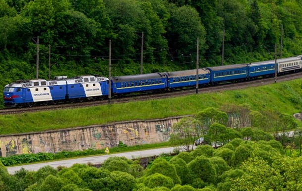 До Карпат пустять додаткові поїзди на вихідні
