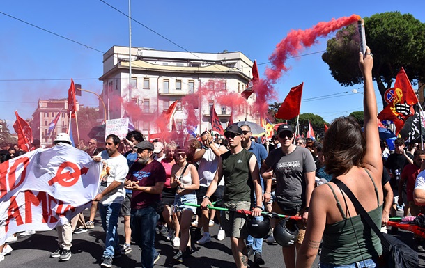У Римі відбувся масовий мітинг проти мігрантів