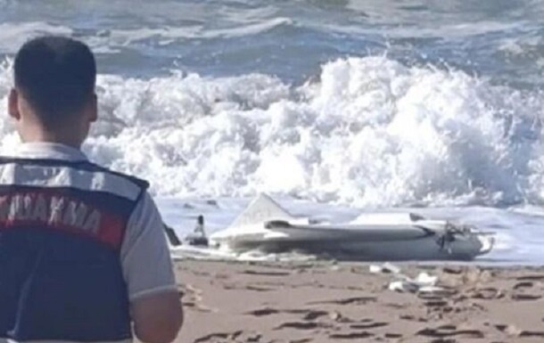 Безпілотник із боєприпасами винесло на пляж Туреччини