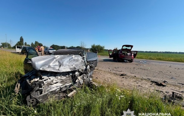 Смертельна ДТП під Києвом: п'ятеро загиблих