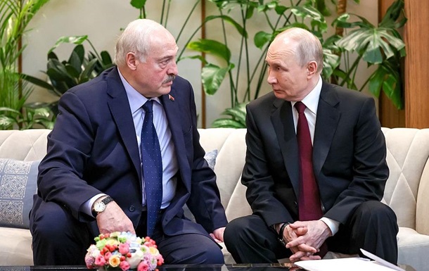 Путин шантажирует Лукашенко по поводу участия в войне - СМИ