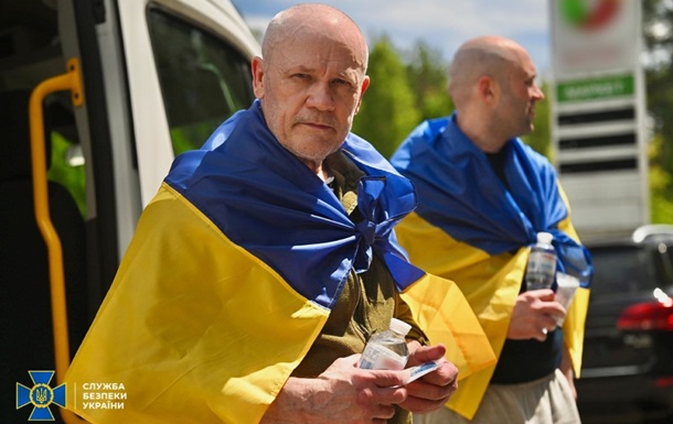 СБУ показала фото обміну полоненими