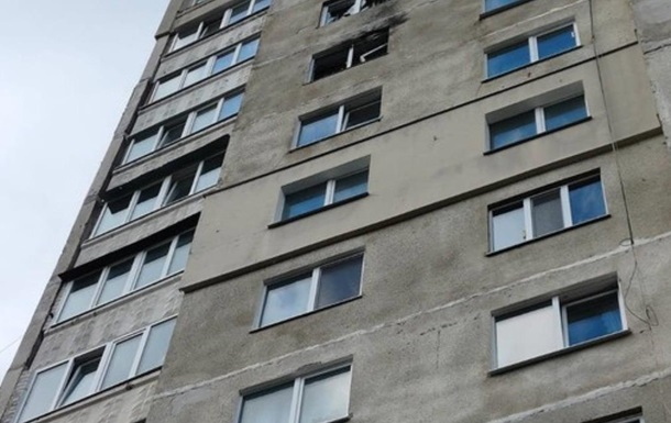 У Харкові дрон РФ вдарив по багатоповерхівці