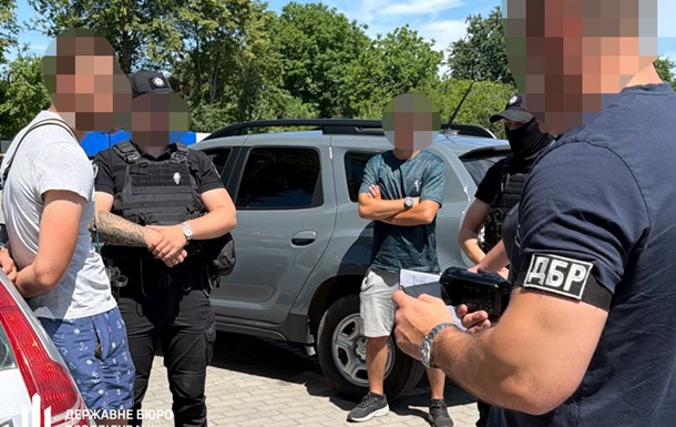 На Івано-Франківщині викрили військовослужбовця, який продавав зброю