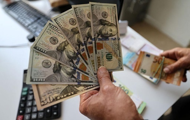 Гривня зміцнюється в обмінниках на початку липня