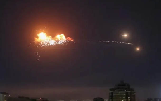 У Києві пролунали вибухи: є падіння уламків