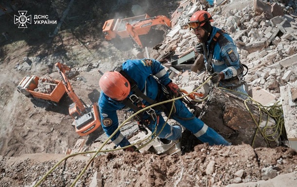Удар по Киеву: число погибших уже идет на десятки