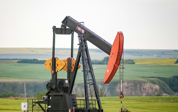 Ціна на російську нафту Urals впала в 2,5 раза