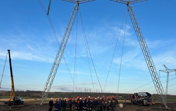 У червні енергетики повернули світло майже 4 млн споживачів