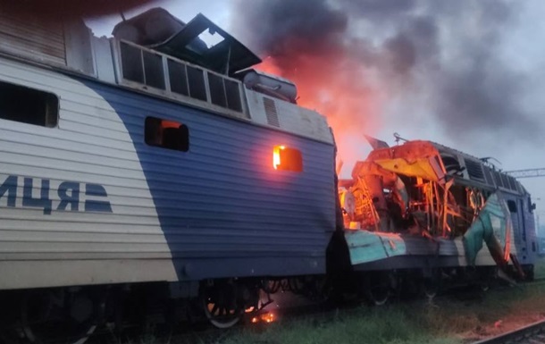 Україна втратила 200 локомотивів лише за пів року війни