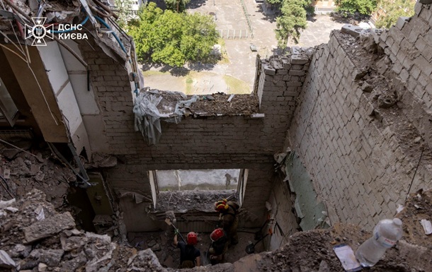 Кількість жертв удару по Києву зросла