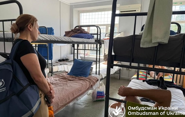 В Ужгороді помер чоловік, який випав з вікна ТЦК