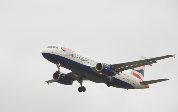 Пьяные бортпроводники сорвали рейс British Airways