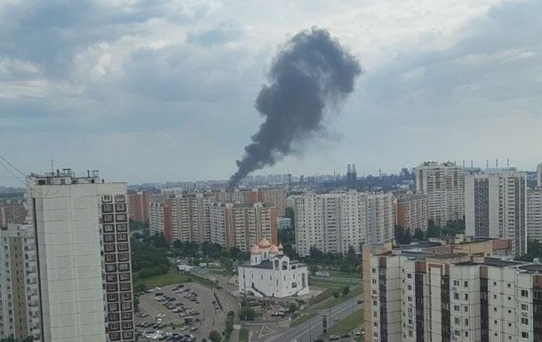 У Москві пожежа на НПЗ після атаки дронів