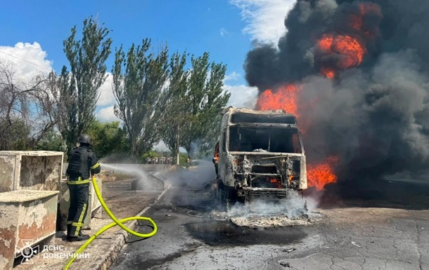 У Слов'янську дрон атакував вантажівку з пальним на АЗС