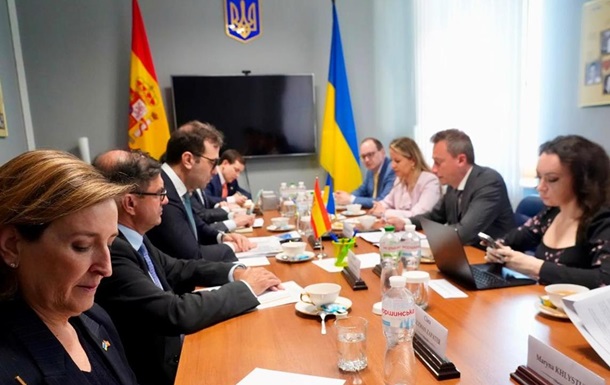 Испания направит 570 млн евро на восстановление Украины