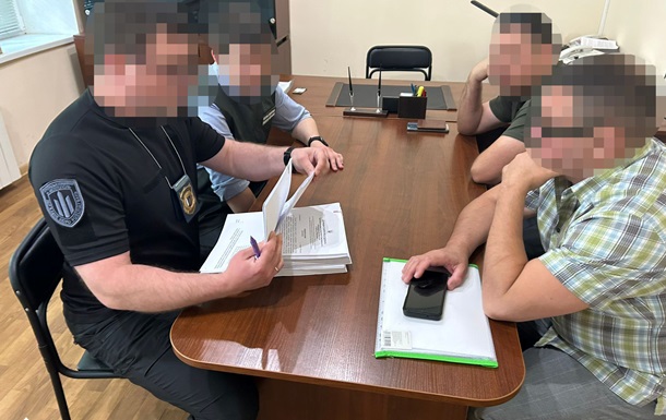Підполковник допоміг співмешканці отримати 1,3 млн бойових