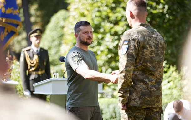 Зеленський вручив держнагороди, 172 - посмертно