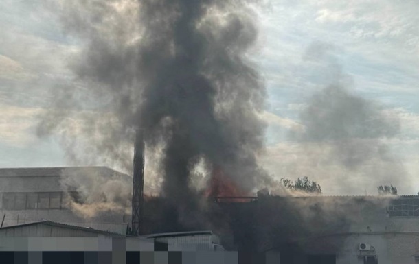 Нова атака армії РФ: у Запоріжжі горять склади