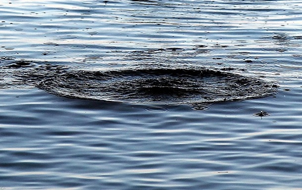 Трое детей упали в воду на Харьковщине: один ребенок погиб