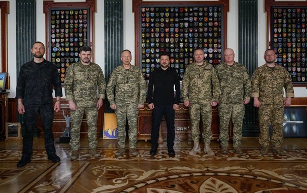 Офіційно: Гнатов і Сирський звільнені, є новий головком