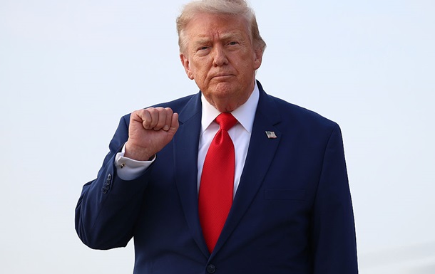 Товари из России попали под новые пошлины Трампа