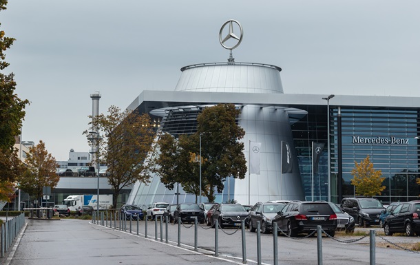 Прибуток Mercedes впав на 26%