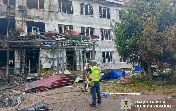 РФ обстреляла Сумщину УАБами, дронами и артиллерией: есть раненая