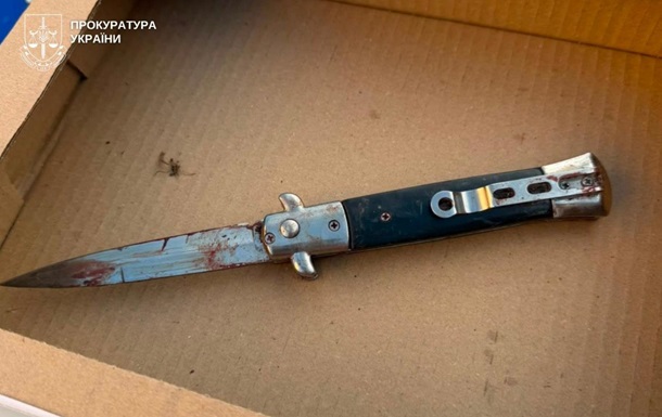 Студент с ножом напал на прохожих в Киеве: один мужчина в коме