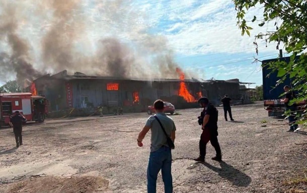РФ ударила по Новой почте в Винницкой области: восемь раненых