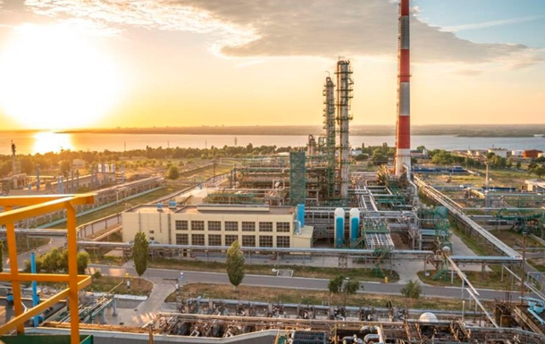 Саратовский НПЗ остановил работу из-за удара дронов - СМИ