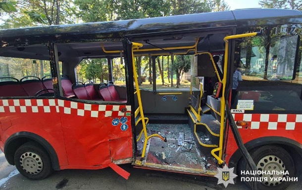 У Харкові дев’ять постраждалих в ДТП з автобусом